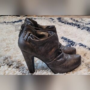 G by Guess Taylah Ankle Metallic Pewter Bootie | Size 6  SEXY Heeled Bootie